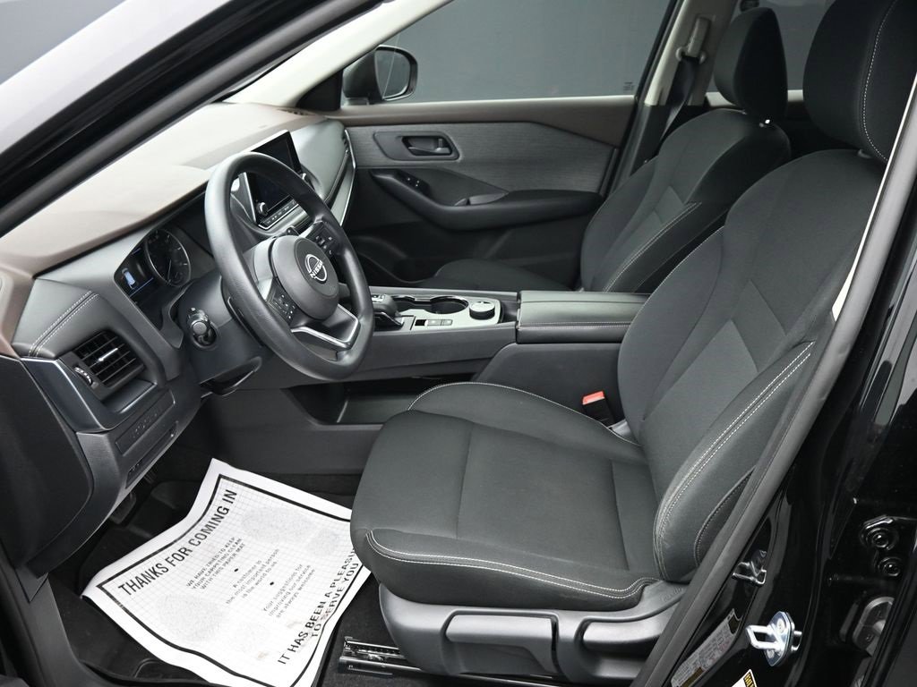 Used 2023 Nissan Rogue S image 11