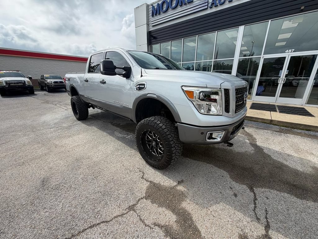 Used 2018 Nissan Titan PRO-4X w/ Pro-4x Convenience Package AWD/4WD image 2