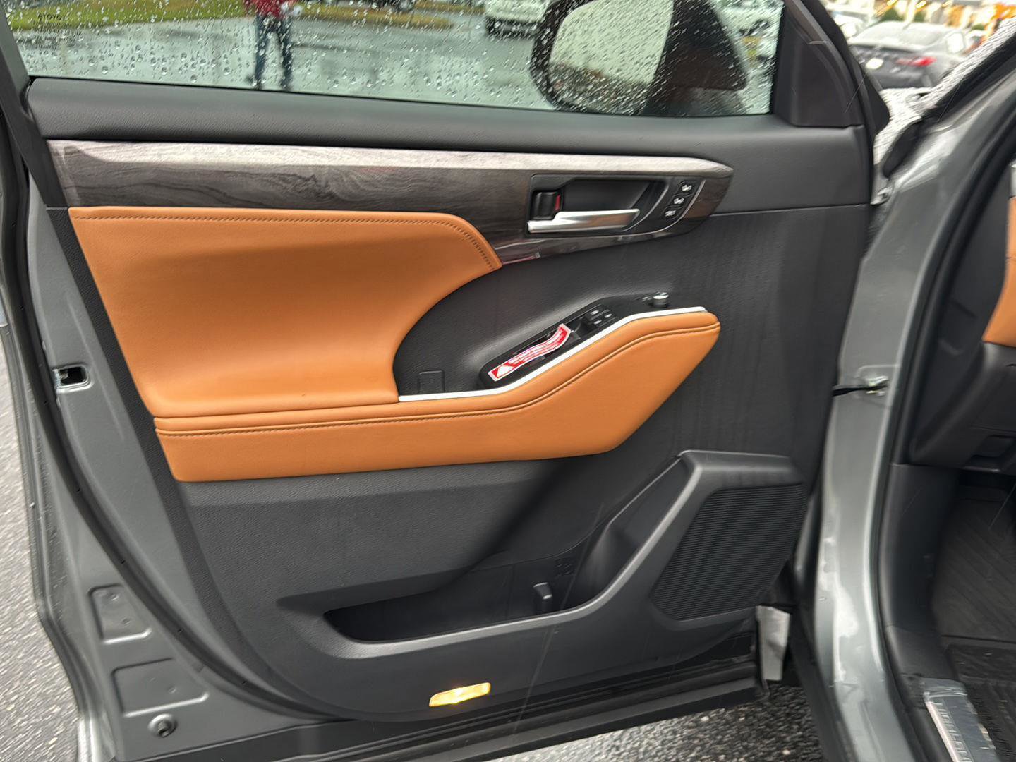 New 2026 Toyota Highlander Platinum image 14