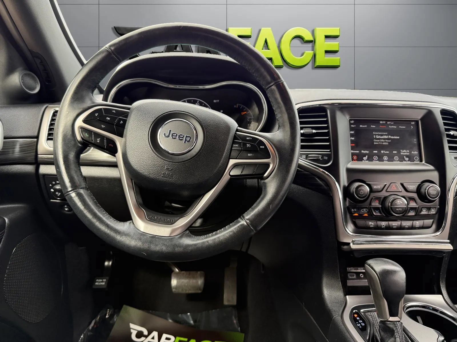Used 2019 Jeep Grand Cherokee Laredo AWD/4WD image 23