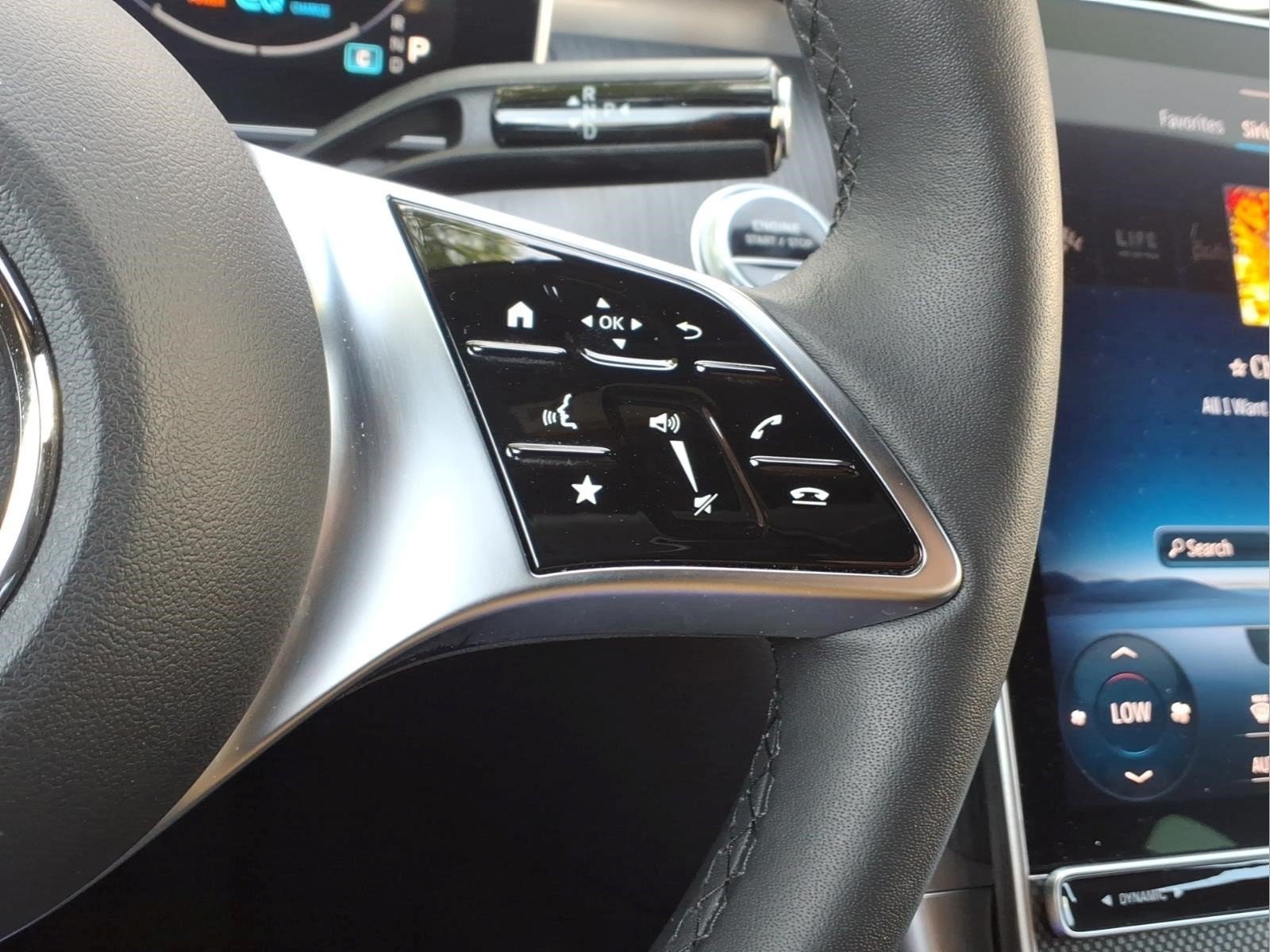 Certified 2022 Mercedes-Benz C 300 4MATIC Sedan image 17