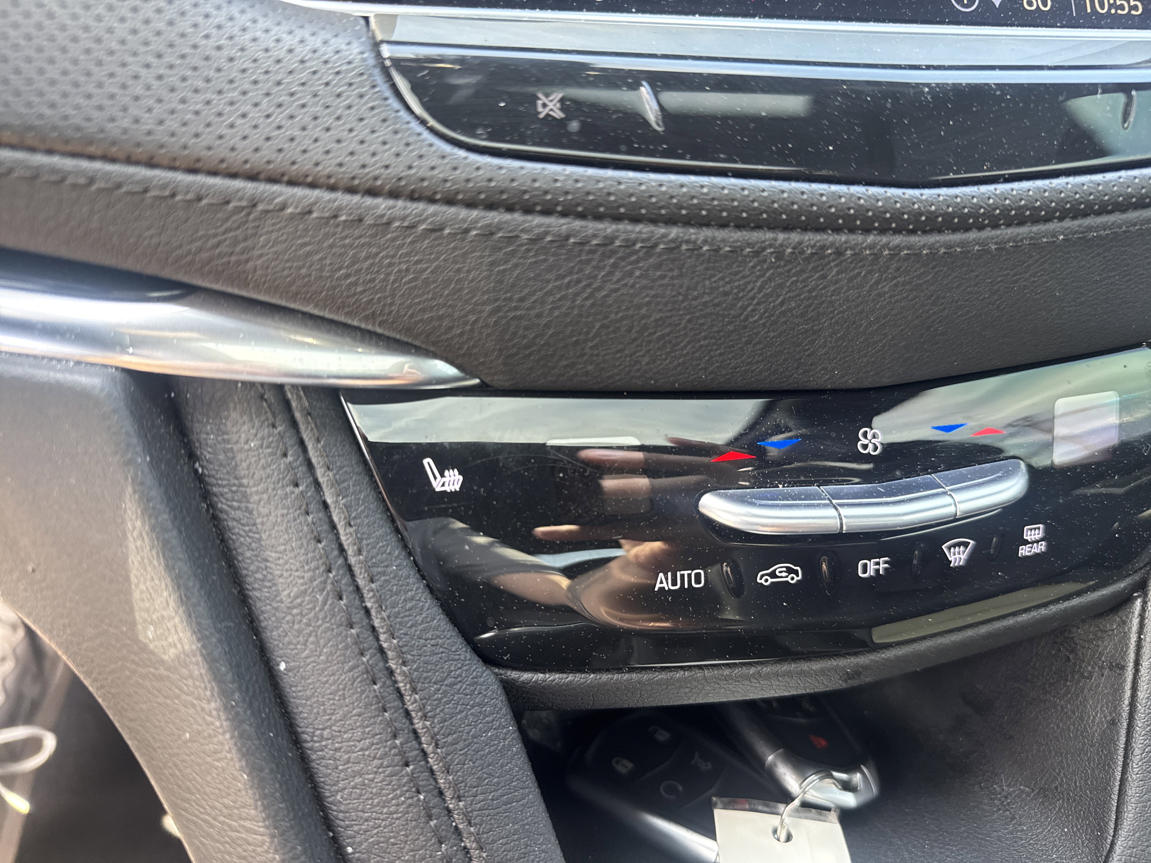 Used 2024 Cadillac XT6 Luxury w/ LPO, Floor Liner Package AWD/4WD image 28