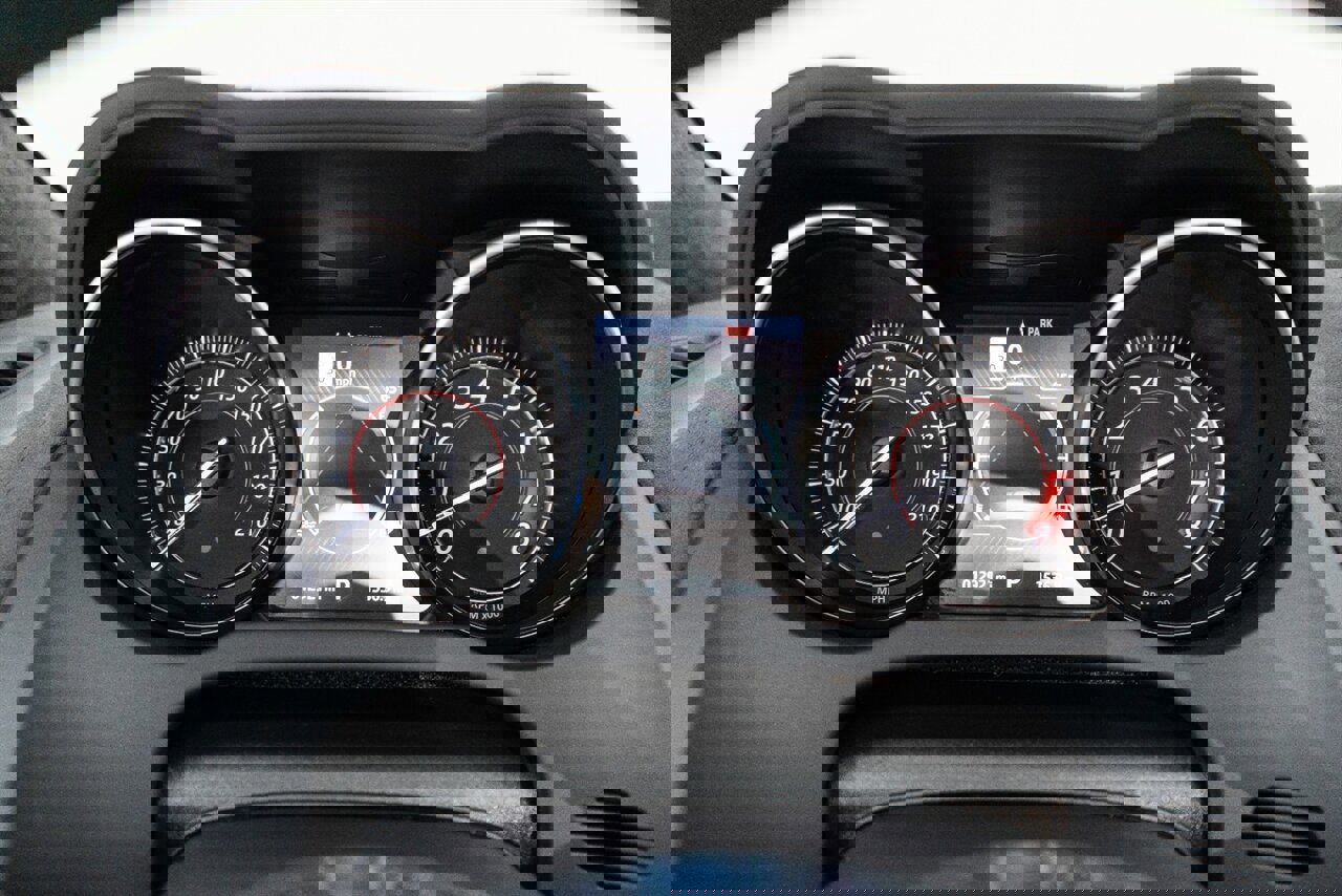 Used 2020 Jaguar F-TYPE SVR image 96