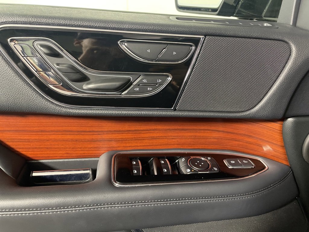 Used 2024 Lincoln Navigator Reserve image 9