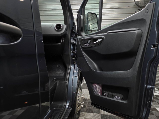 Used 2024 Mercedes-Benz Sprinter 3500 image 32