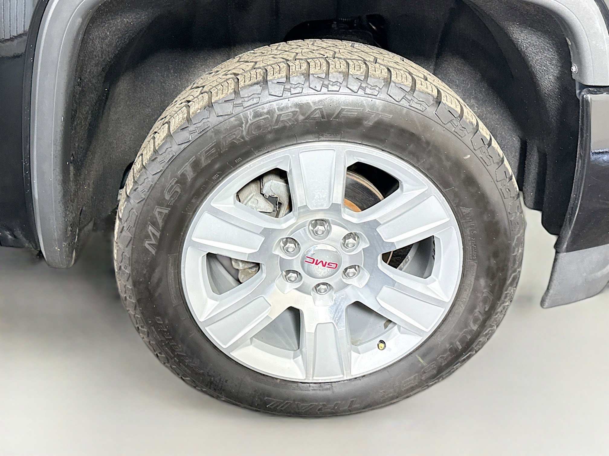 Used 2018 GMC Sierra 1500 SLE w/ SLE Value Package AWD/4WD image 30