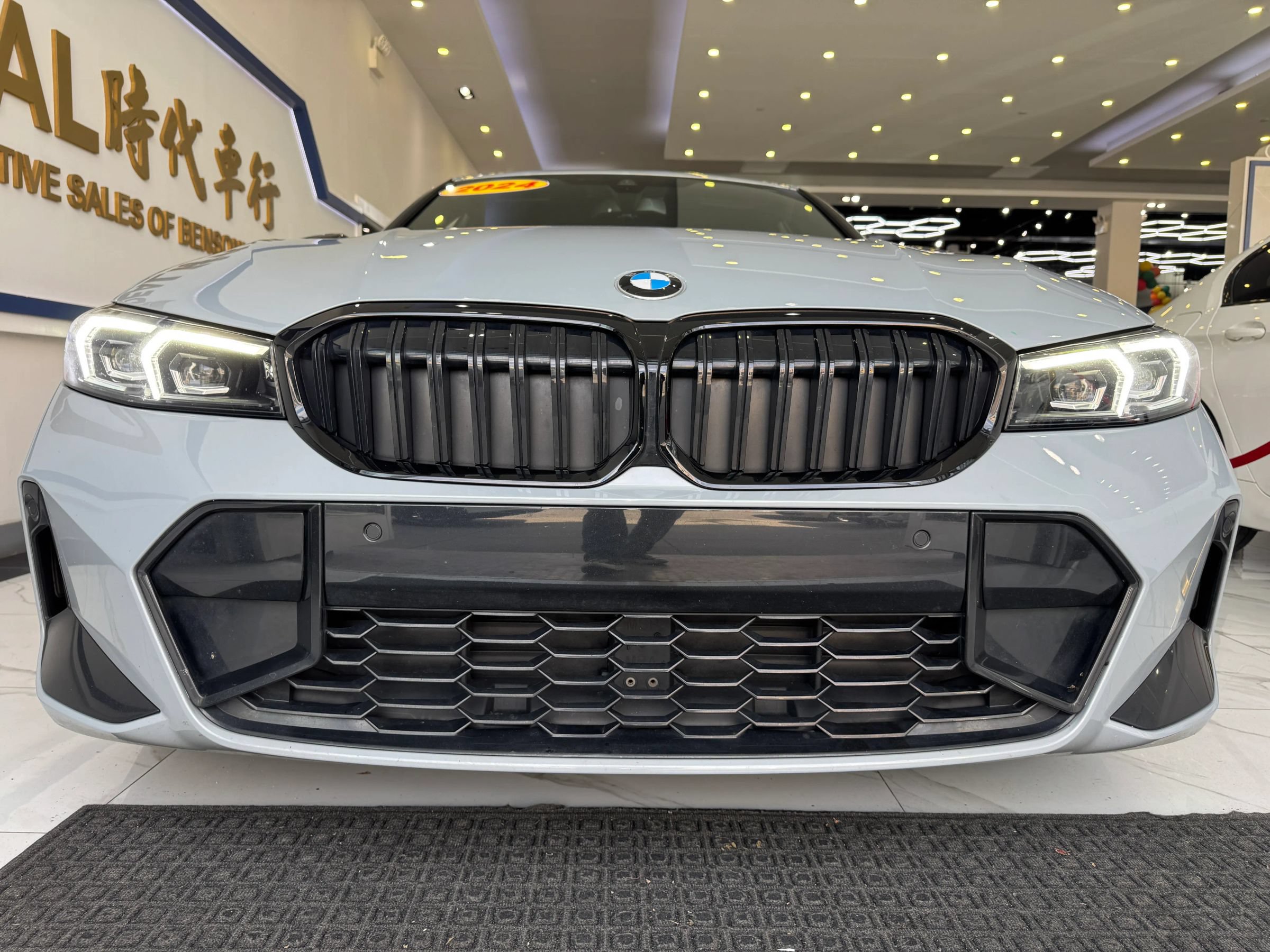 Used 2024 BMW 330i xDrive Sedan w/ M Sport Package AWD/4WD image 3