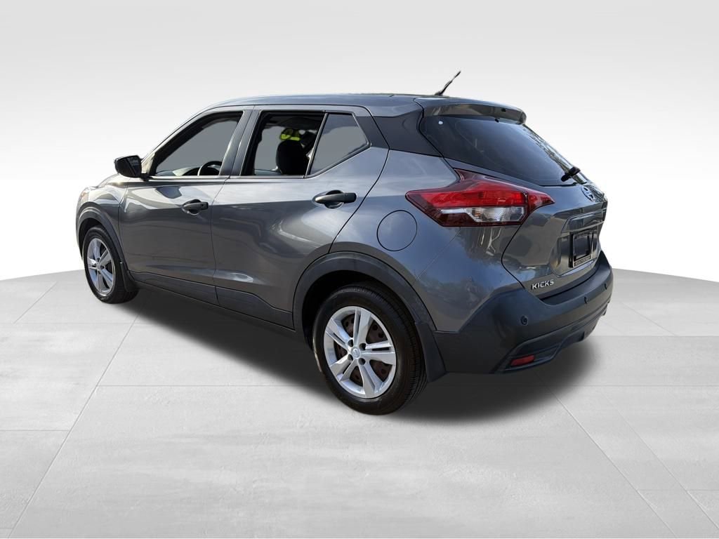 Used 2020 Nissan Kicks S image 5