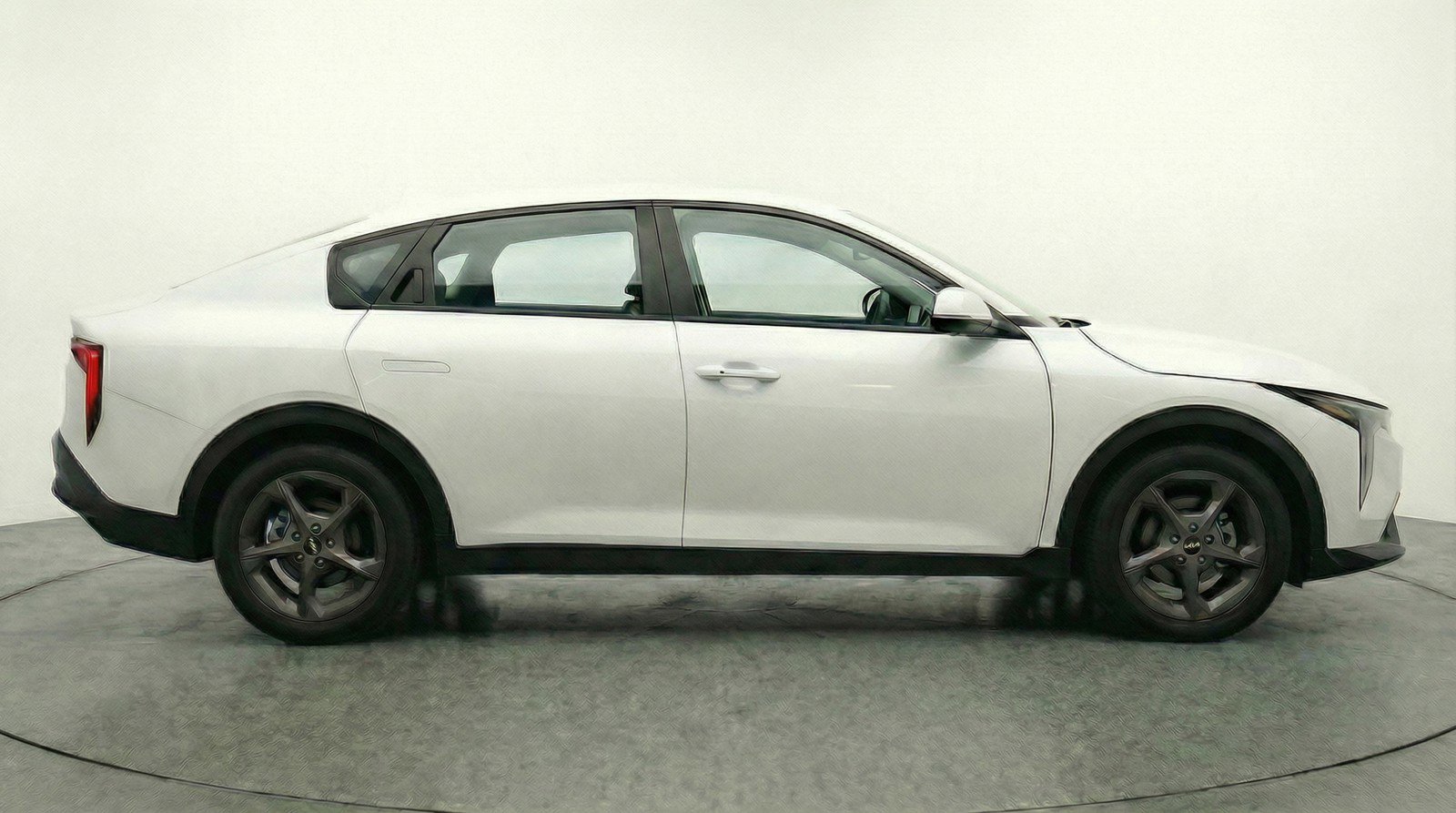 Used 2025 Kia K4 LXS image 11