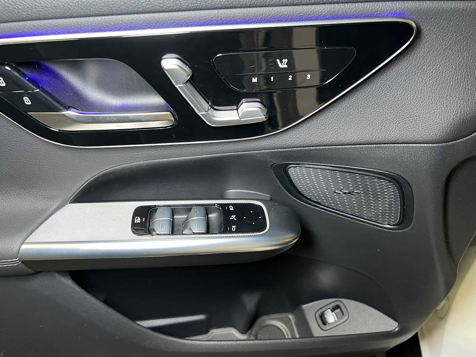 Certified 2025 Mercedes-Benz GLC 300 GLC 300 image 22