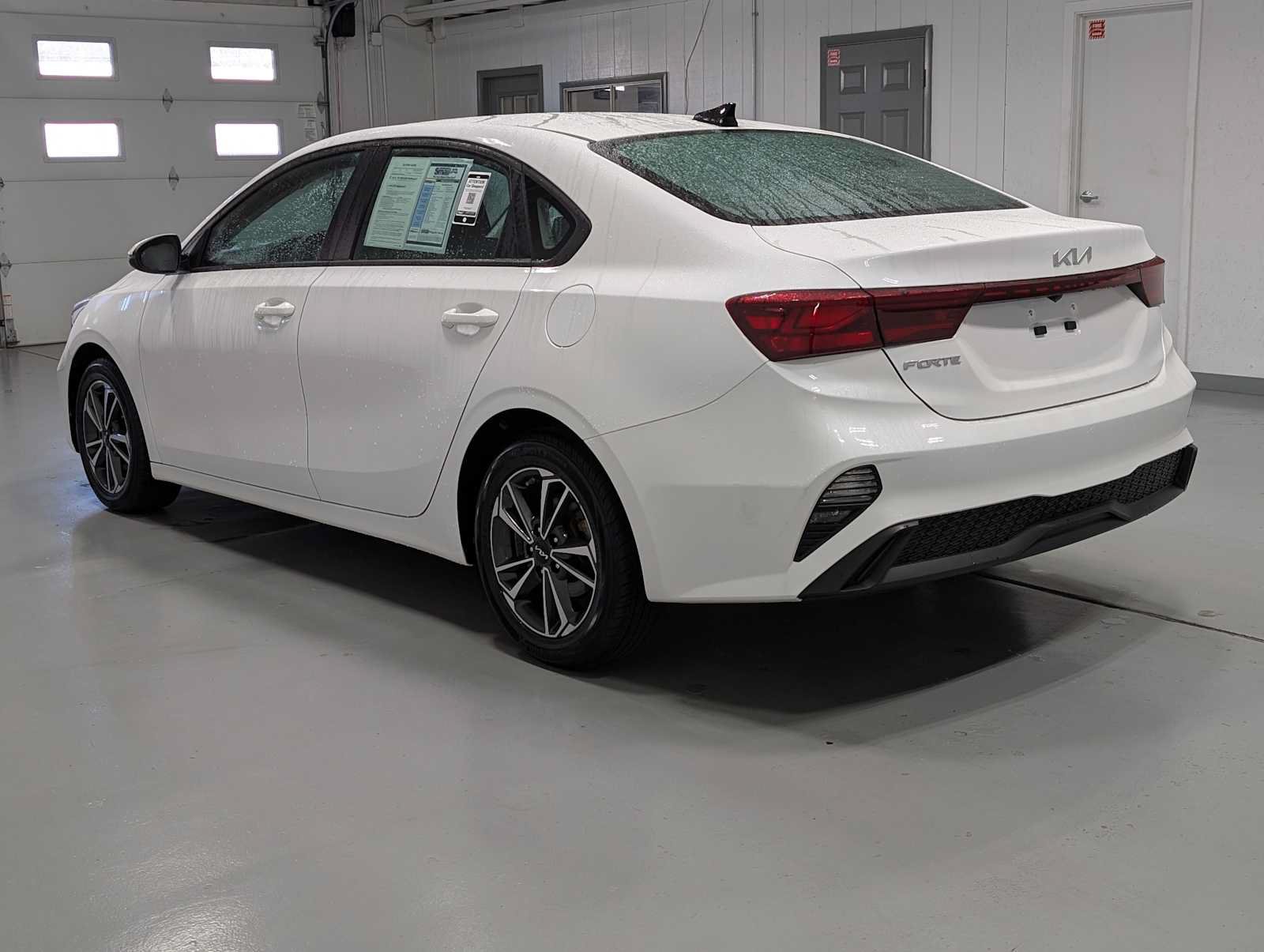 Used 2024 Kia Forte LXS w/ LXS Technology Package FWD image 10