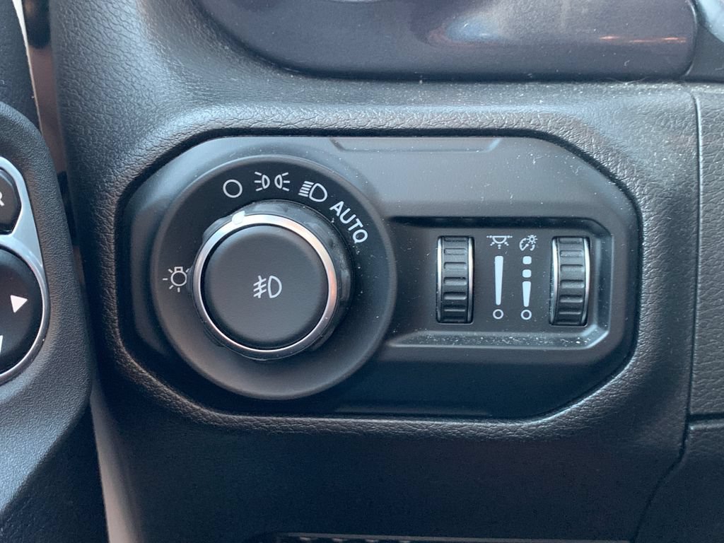 Used 2021 Jeep Wrangler Unlimited Sahara AWD/4WD image 22