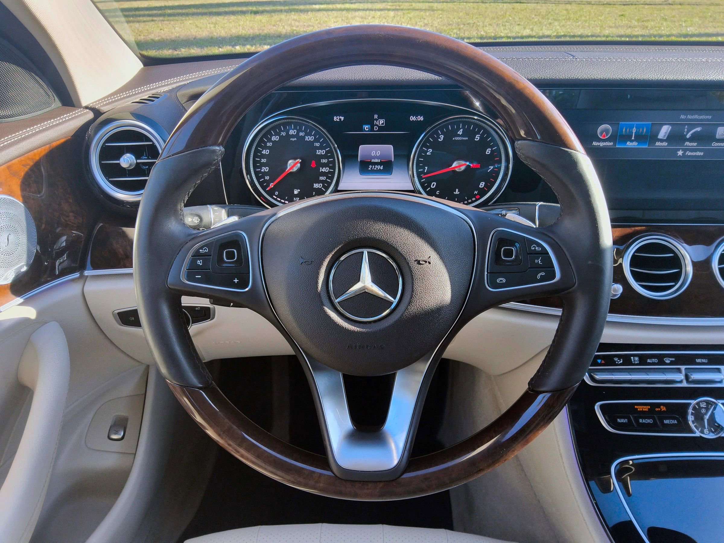 Used 2017 Mercedes-Benz E 300 image 24