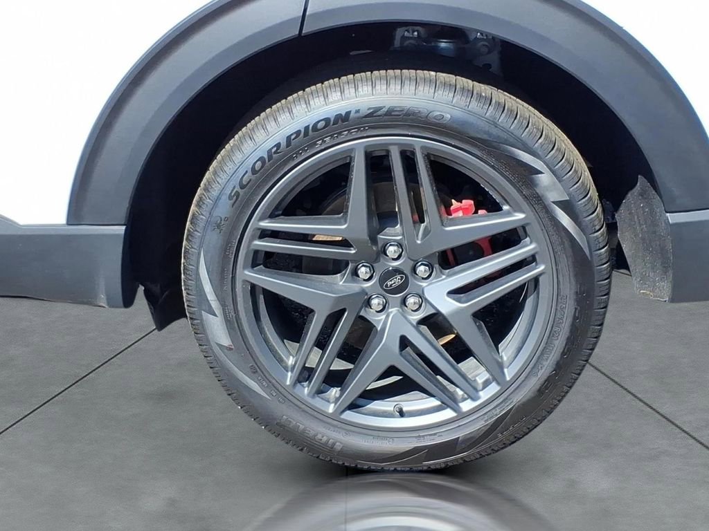 New 2026 Ford Explorer ST-Line w/ ST-Line Street Pack AWD/4WD image 4