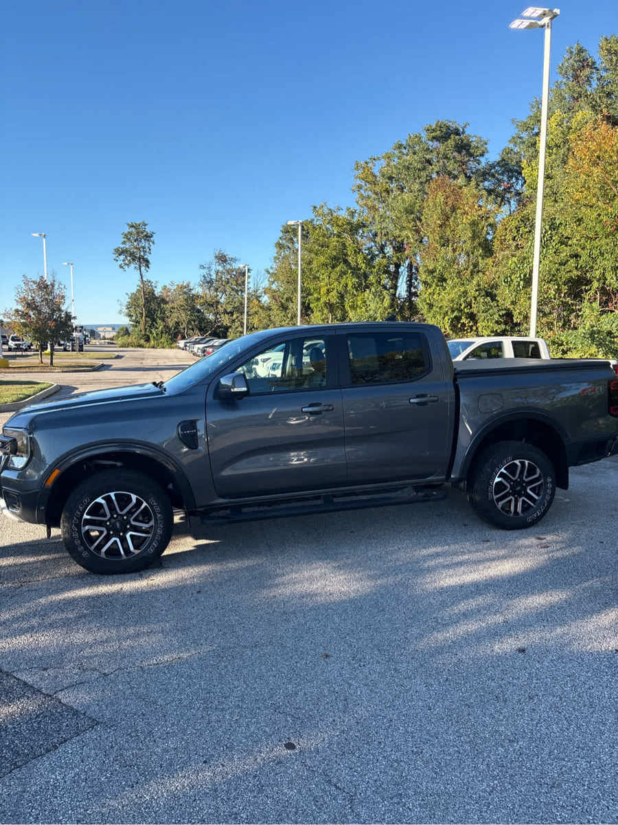 Used 2024 Ford Ranger Lariat w/ FX4 Off-Road Package AWD/4WD image 26