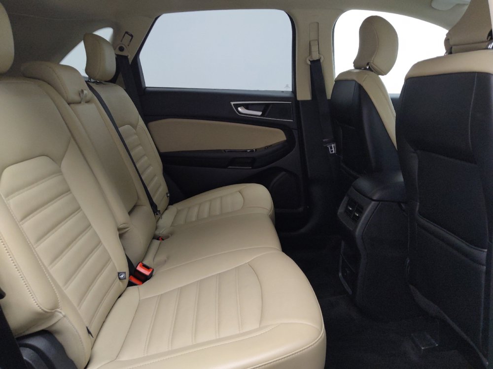 Used 2018 Ford Edge SEL w/ Equipment Group 201A FWD image 19