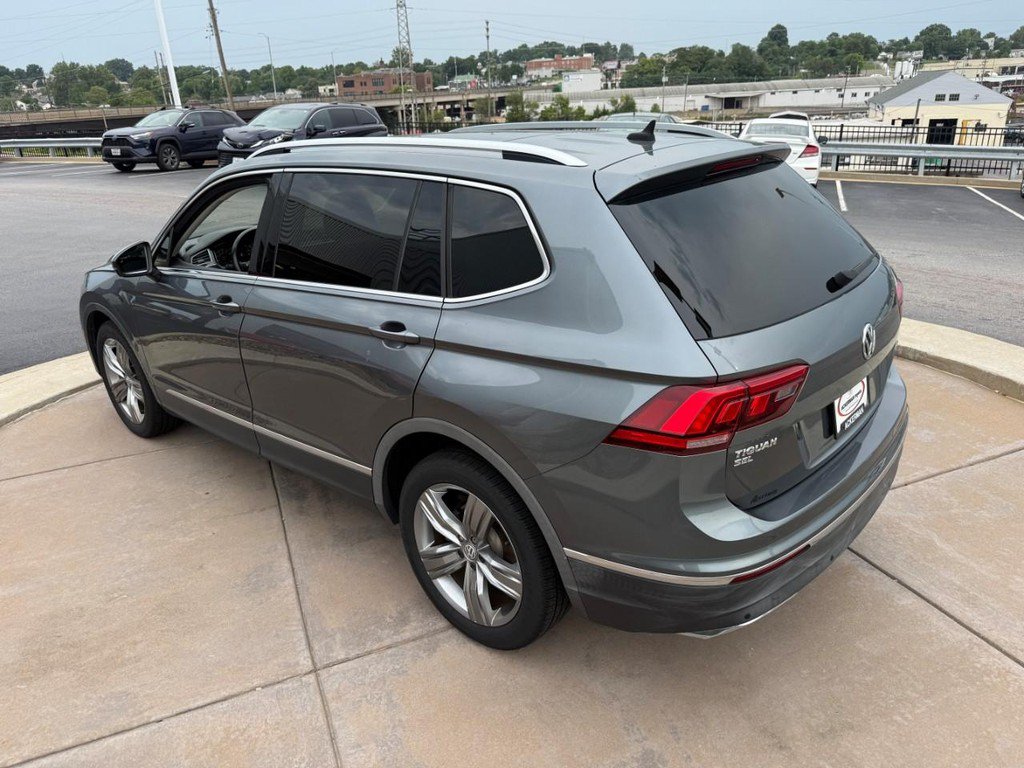Used 2018 Volkswagen Tiguan SEL Premium AWD/4WD image 10