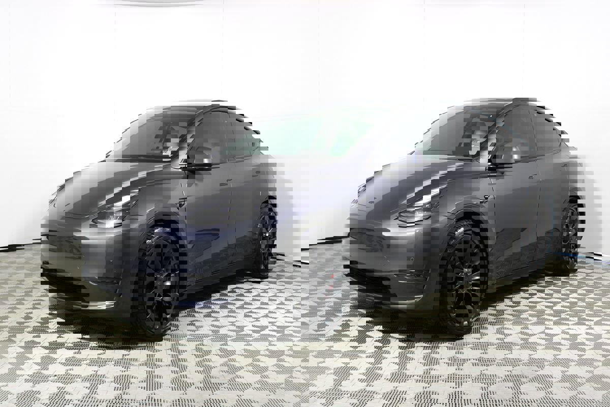 Used 2022 Tesla Model Y Performance image 3