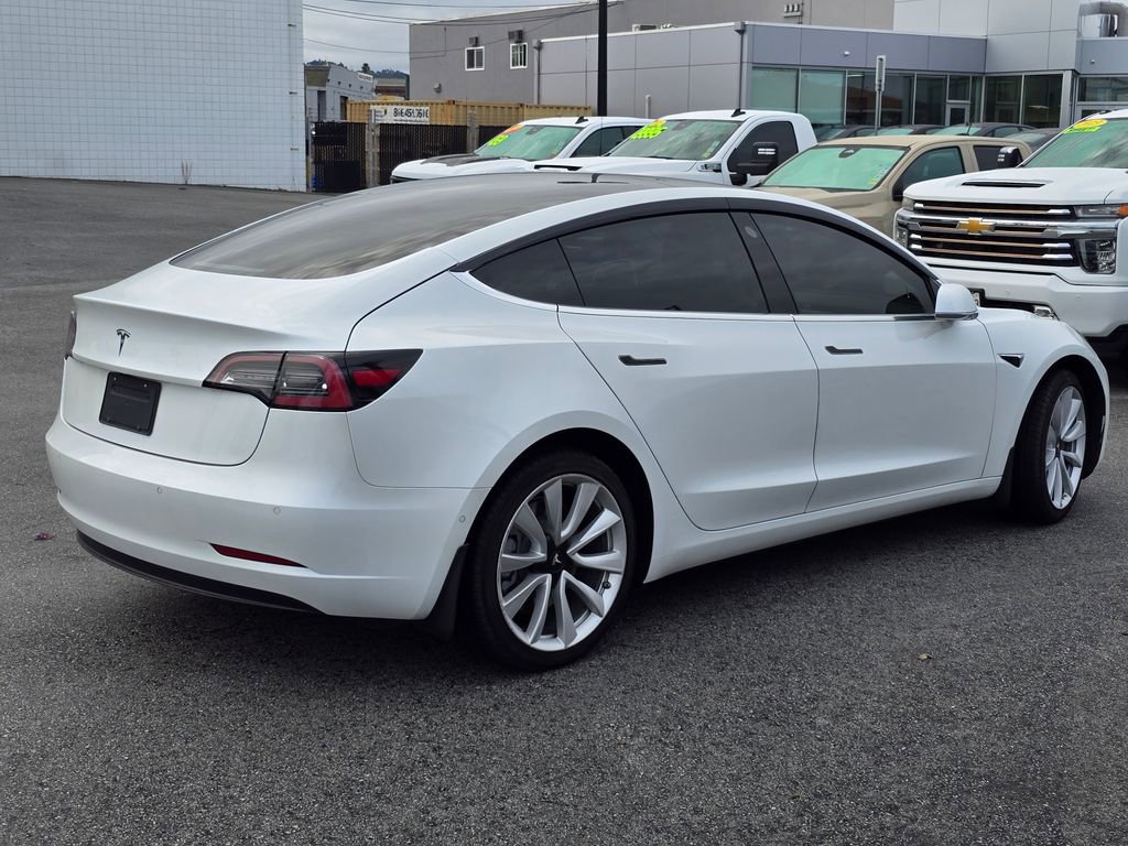 Used 2019 Tesla Model 3 Standard Range image 4