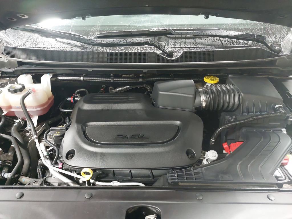 Used 2025 Chrysler Pacifica Select FWD image 28