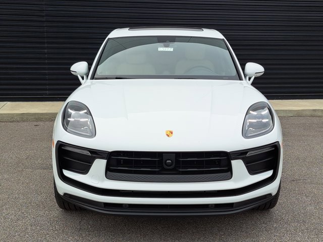 Used 2026 Porsche Macan AWD/4WD image 9