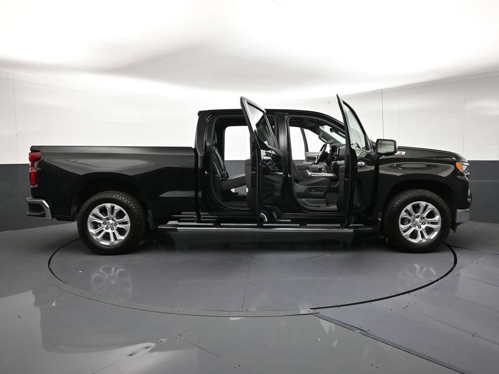 Certified 2023 Chevrolet Silverado 1500 LTZ w/ LTZ Premium Package AWD/4WD image 32