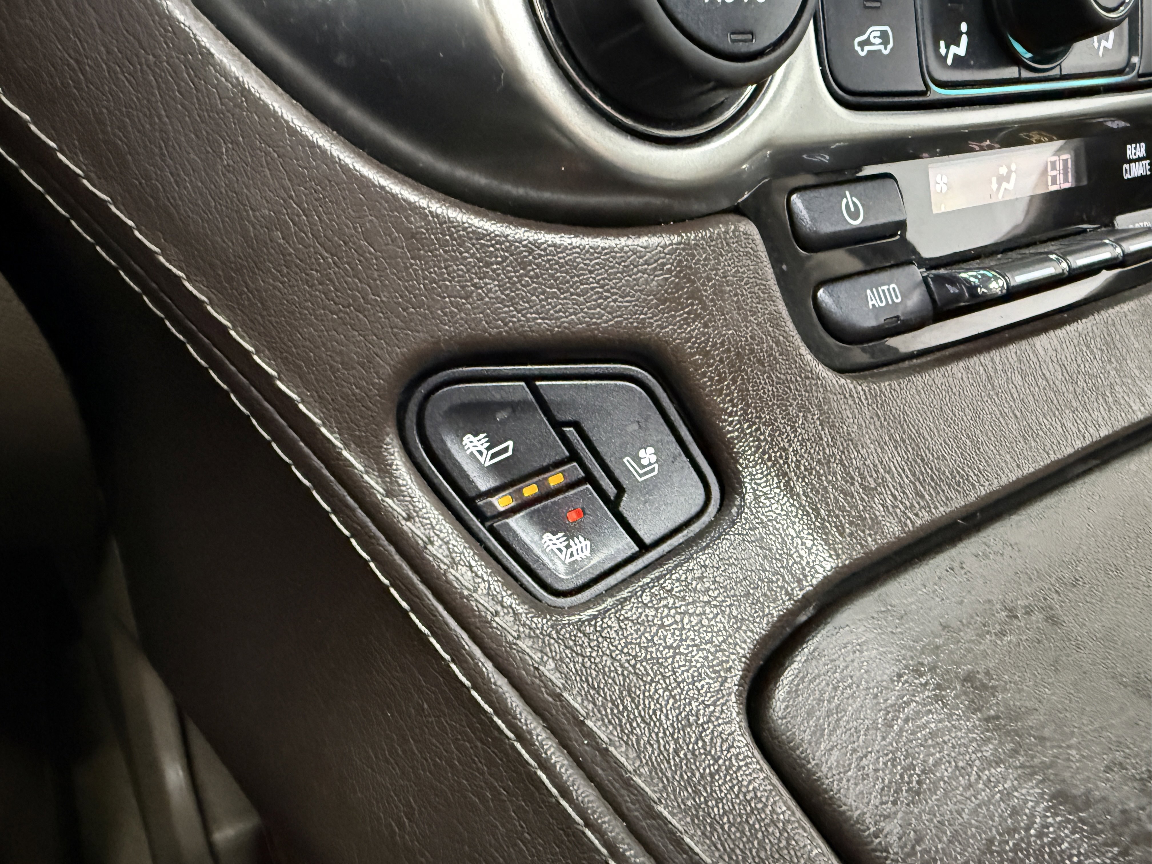 Used 2017 Chevrolet Suburban Premier image 23