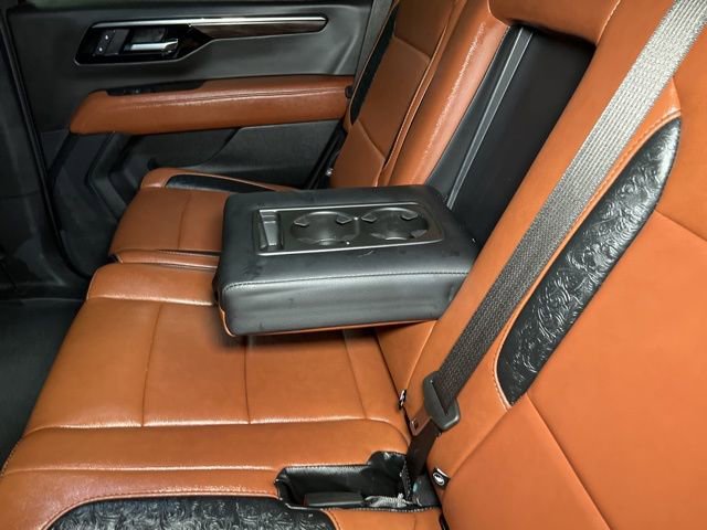 Used 2025 Chevrolet Tahoe LS image 45