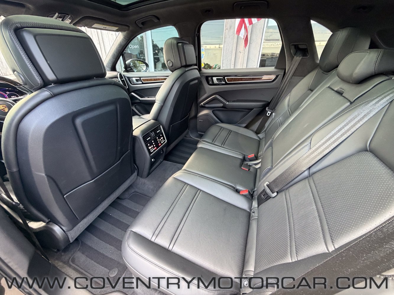 Used 2022 Porsche Cayenne GTS AWD/4WD image 43