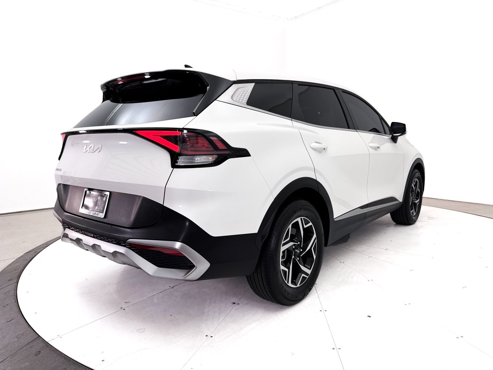 Certified 2025 Kia Sportage LX FWD image 17