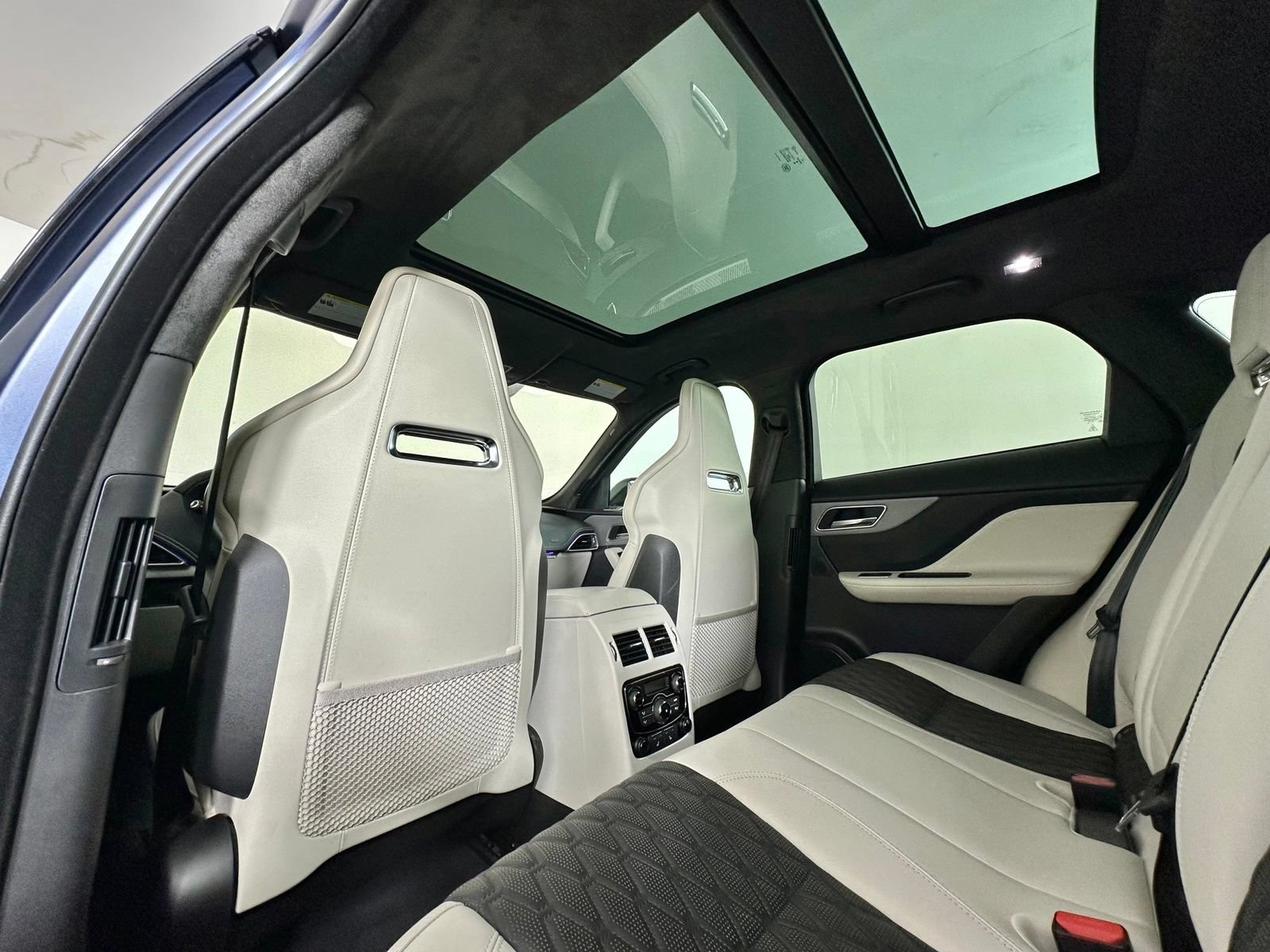 Used 2020 Jaguar F-PACE SVR AWD/4WD image 17