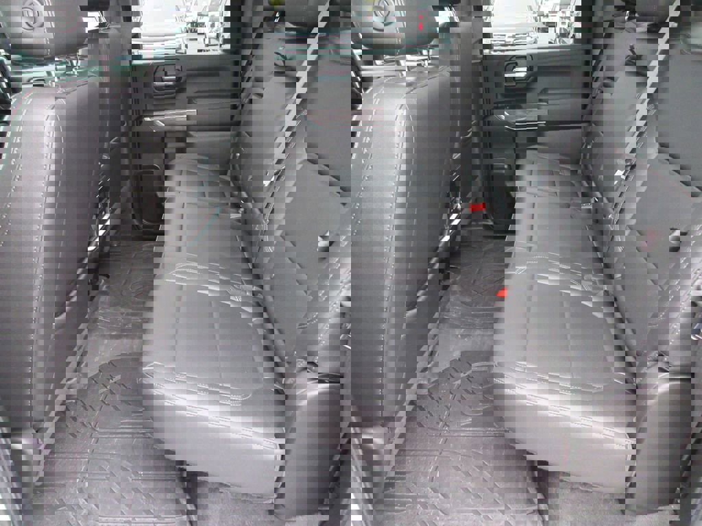 Certified 2022 Chevrolet Silverado 3500 LTZ w/ LTZ Convenience Package image 17