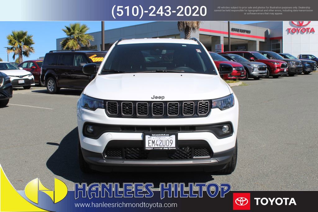 Used 2026 Jeep Compass Latitude image 4