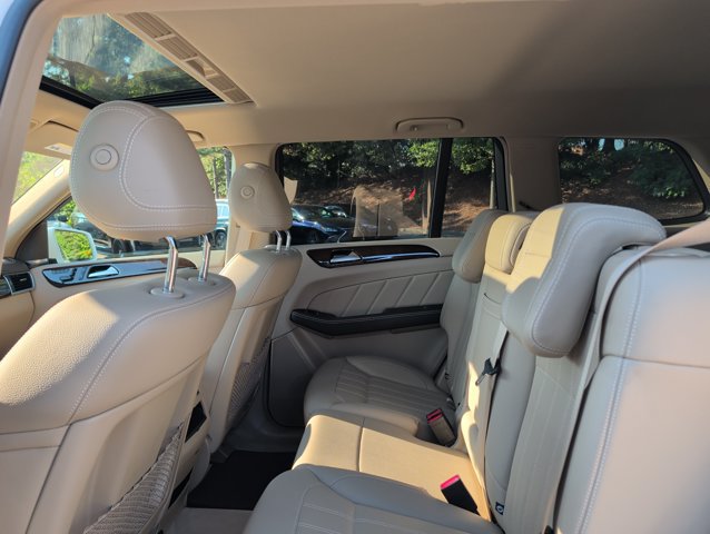 Used 2015 Mercedes-Benz GL 320 BlueTEC 4MATIC image 18
