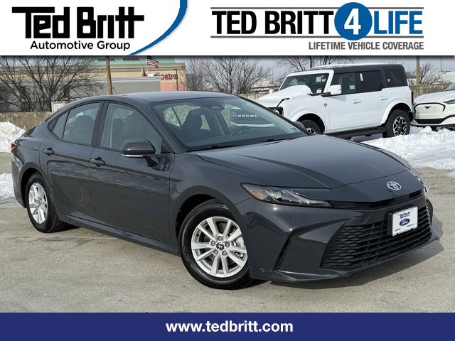 Used 2025 Toyota Camry LE image 1