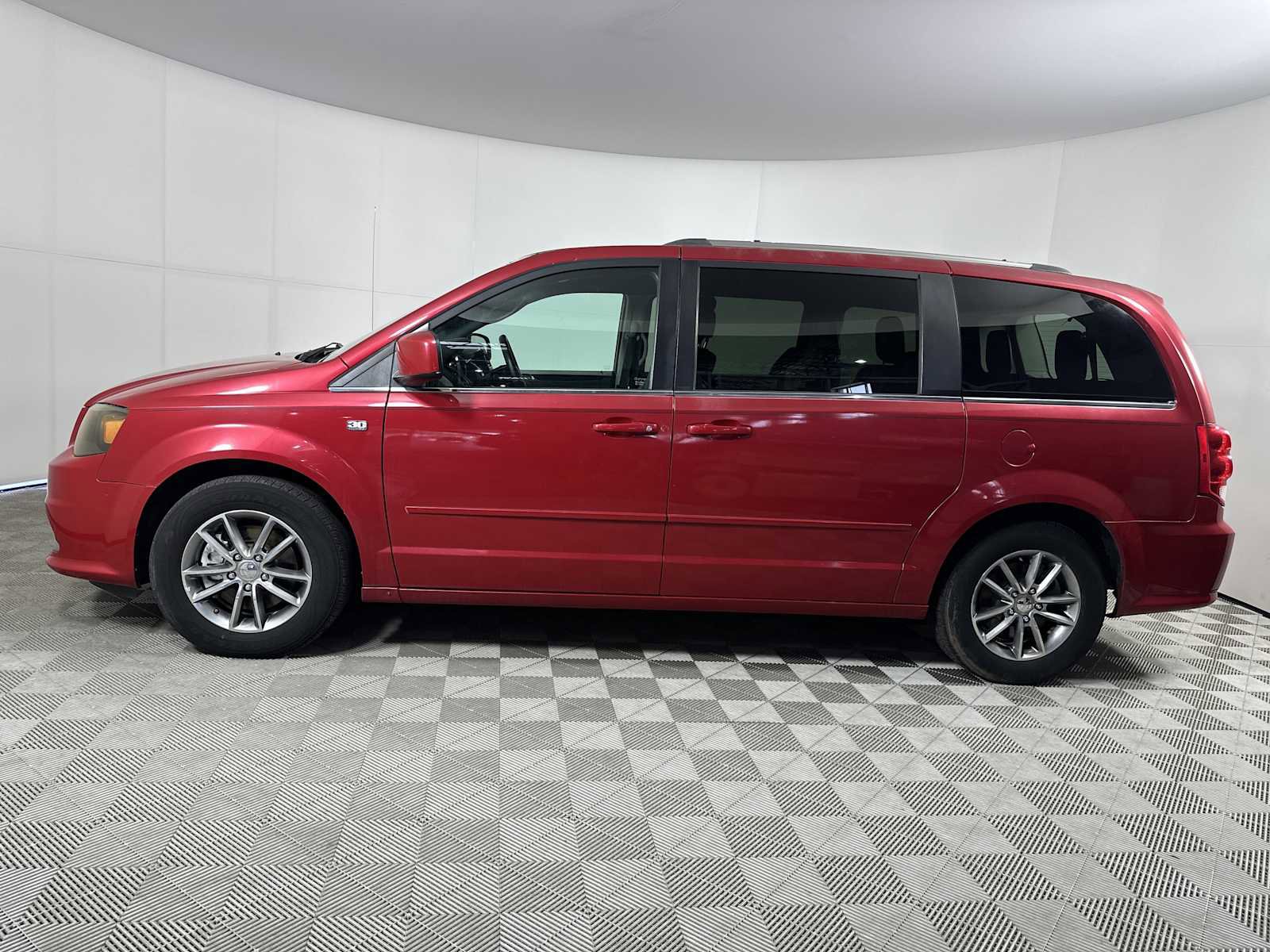 Used 2014 Dodge Grand Caravan SXT FWD image 5