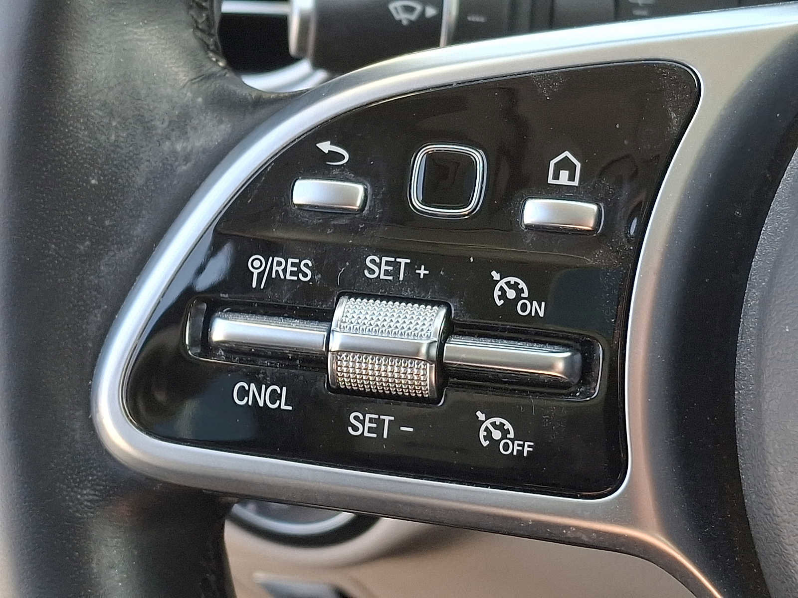 Certified 2022 Mercedes-Benz GLC 300 4MATIC image 17