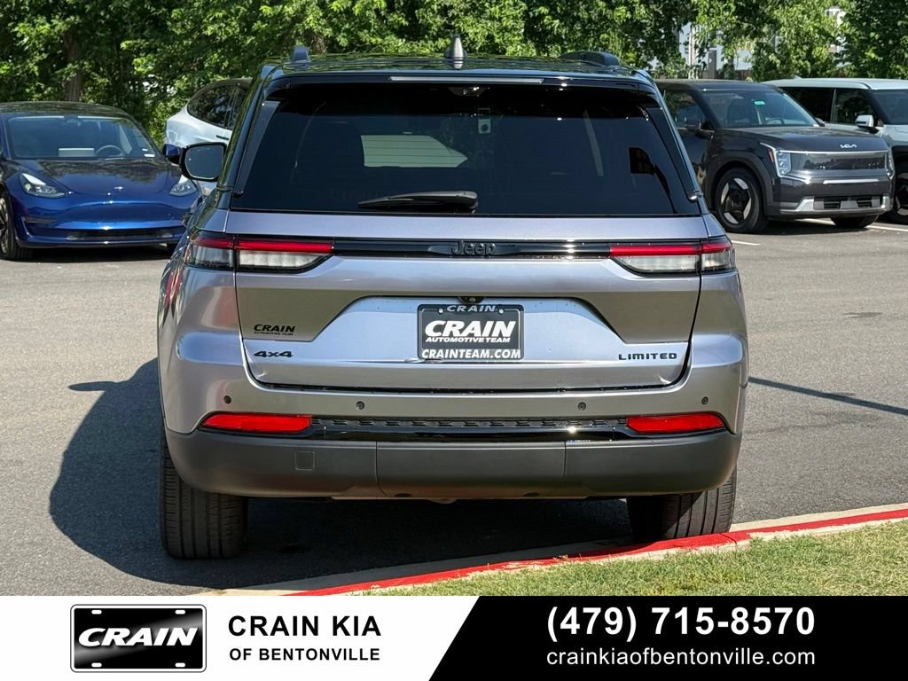 Used 2023 Jeep Grand Cherokee Limited w/ Luxury Tech Group II AWD/4WD image 6
