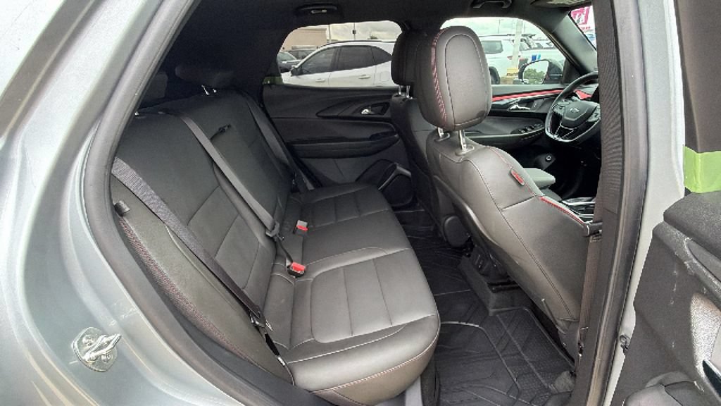 Used 2025 Chevrolet TrailBlazer RS w/ Convenience Package FWD image 29