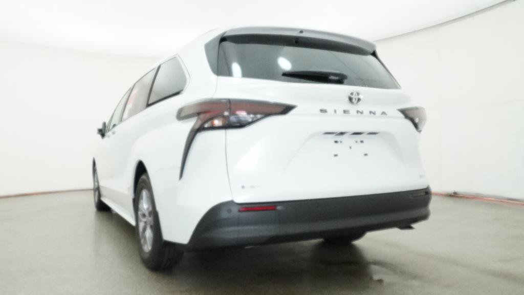 New 2026 Toyota Sienna XLE FWD image 25