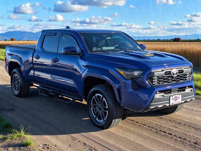 Used 2025 Toyota Tacoma TRD Sport w/ TRD Sport Premium Package image 8