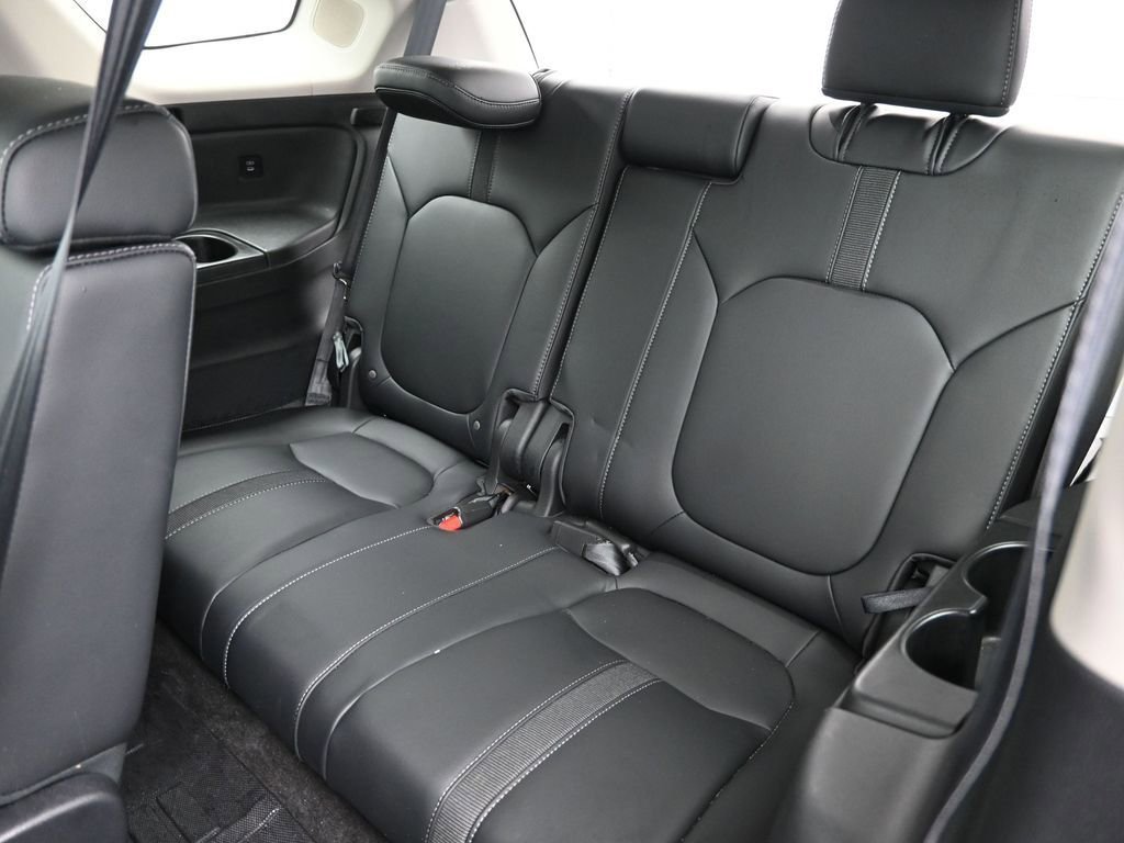 Used 2024 Honda Pilot Touring image 28