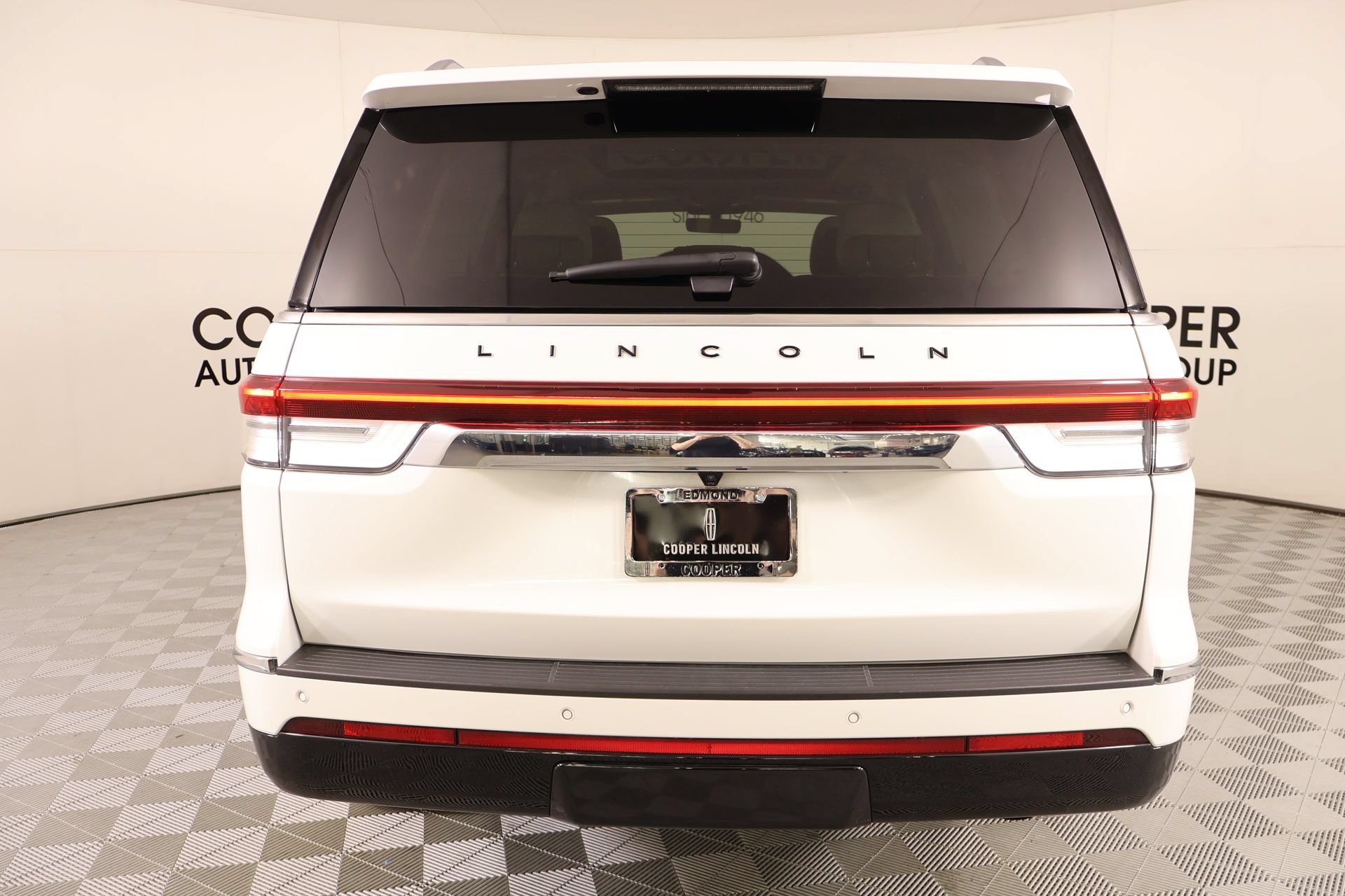 Used 2024 Lincoln Navigator Black Label AWD/4WD image 24