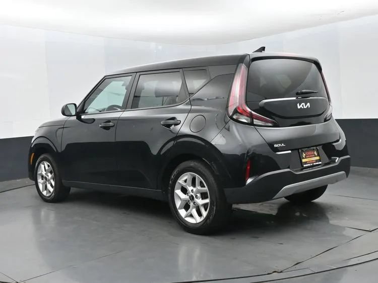 Used 2024 Kia Soul LX w/ Option Group 015 FWD image 9