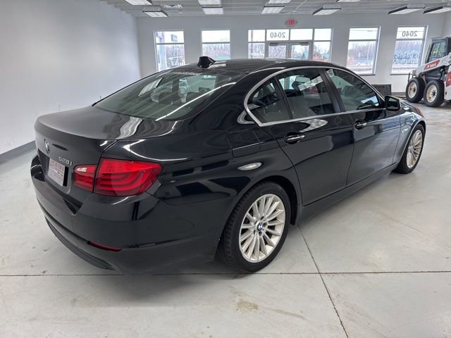 Used 2011 BMW 528i Sedan image 12