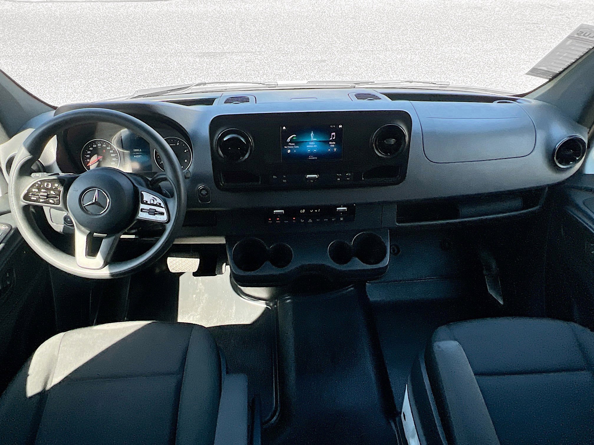 Used 2024 Mercedes-Benz Sprinter 2500 image 31