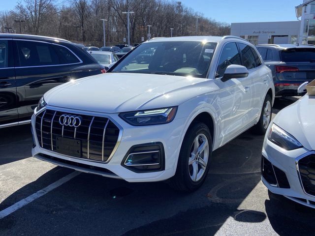 Certified 2023 Audi Q5 Premium w/ Convenience Package AWD/4WD image 4