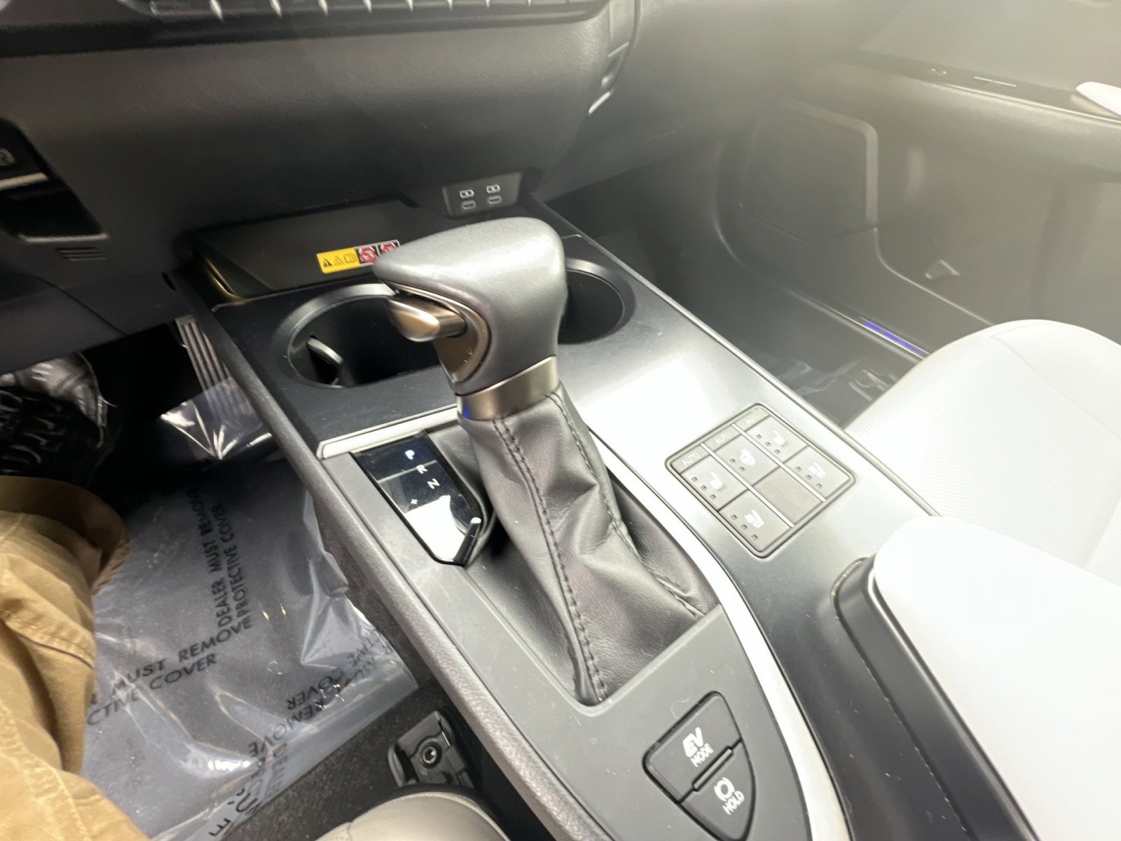 Used 2023 Lexus UX 250h FWD w/ Accessory Package (Z1) image 21