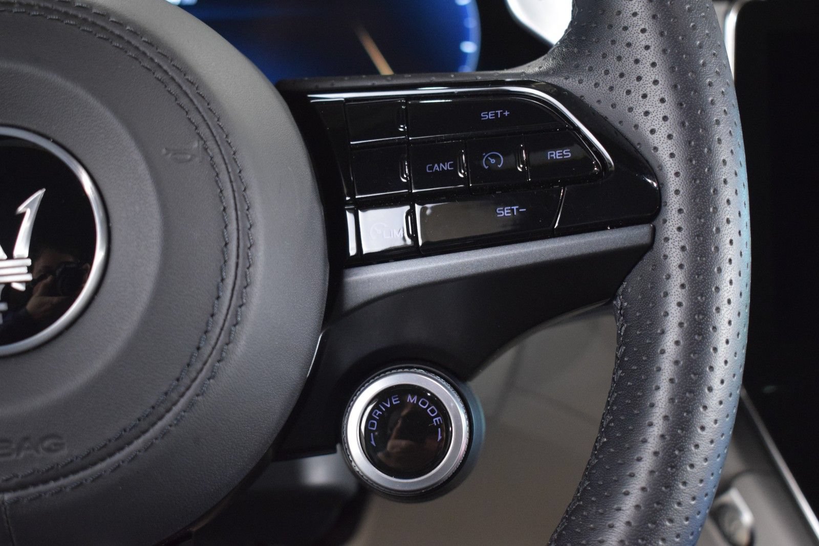 Certified 2024 Maserati Grecale Modena AWD/4WD image 29