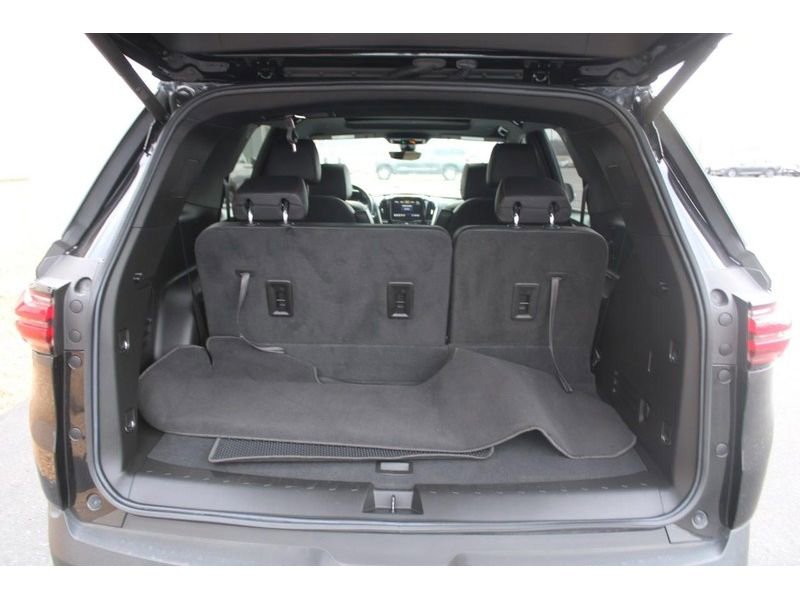 Used 2022 Chevrolet Traverse RS image 7